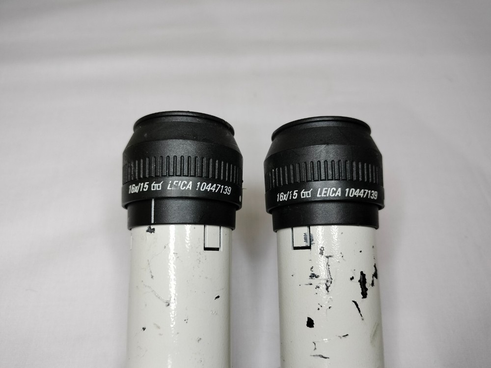Leica 10407743 Binocular Microscope Head w/ 2pcs. Eyepiece