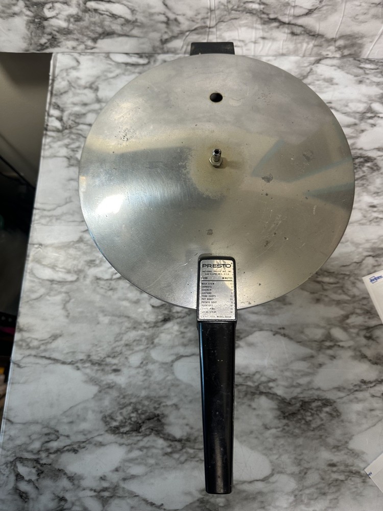 1970s Vintage Presto Pressure Cooker, Missing Stopper