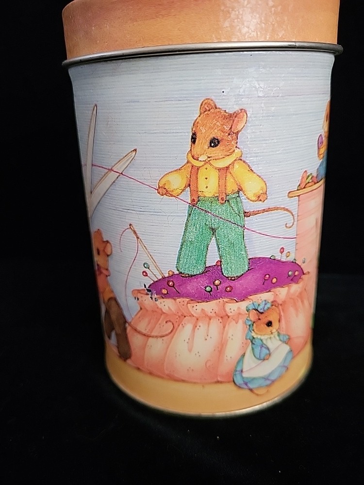 Adorable Tin container w/Sewing Mouse Theme 5" Tall