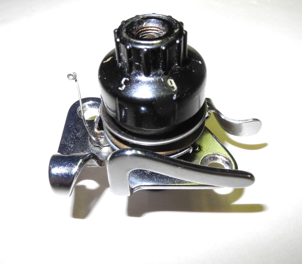 VINTAGE "PHAFF" SEWING MACHINE MODEL #130 COMPLETE THREAD TENSION, NICE SHAPE