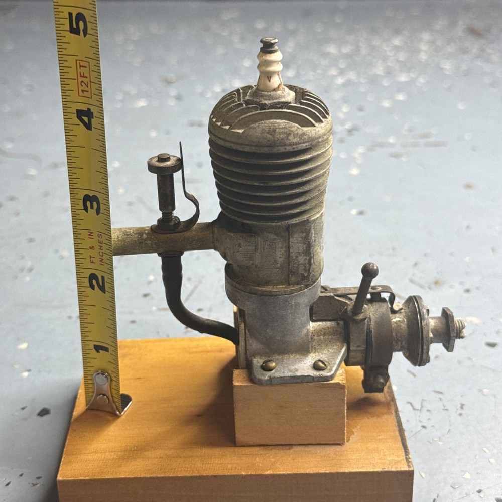 Vintage 1936 Cleveland Tom Thumb RC Model Airplane Engine