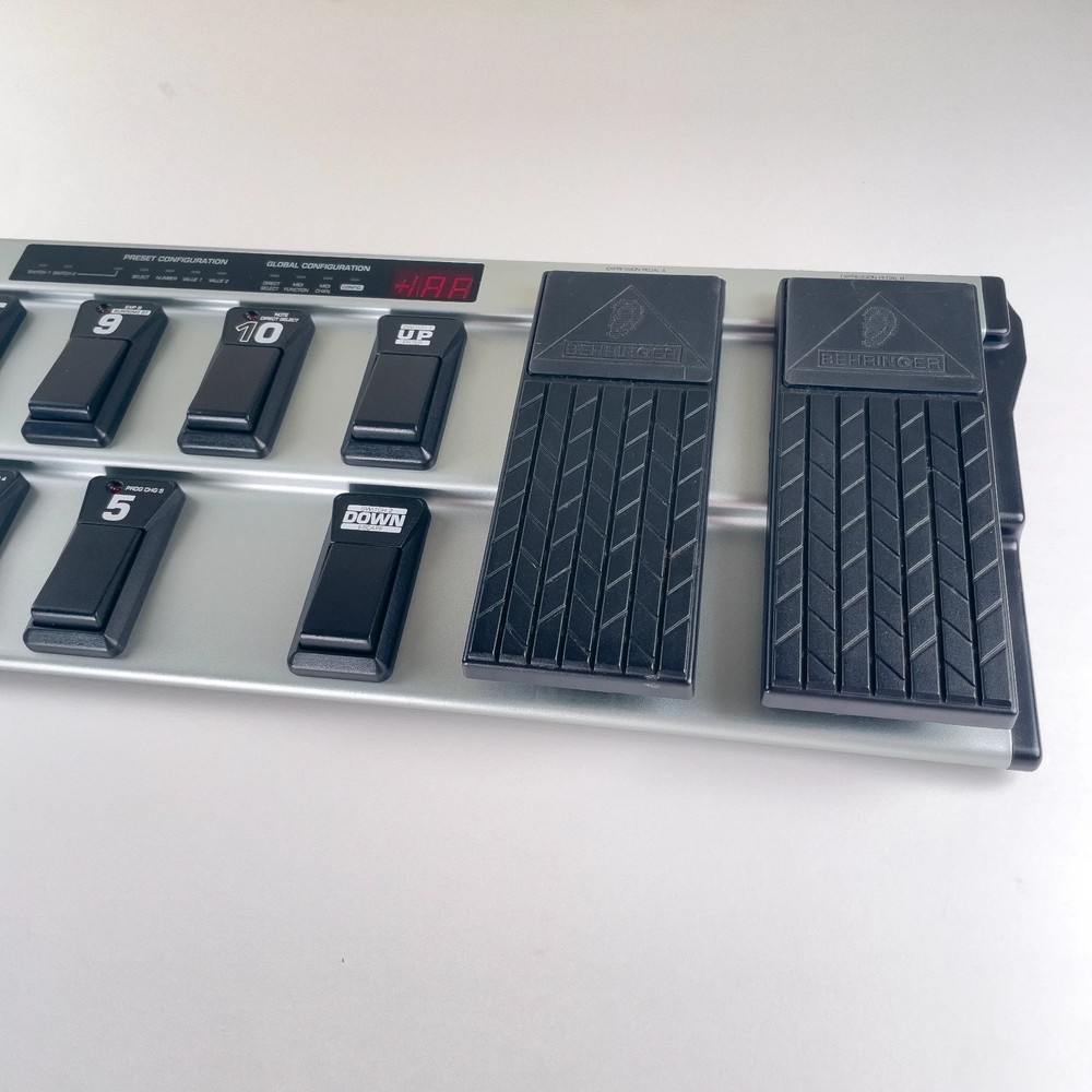 Behringer FCB1010 MIDI Foot Controller