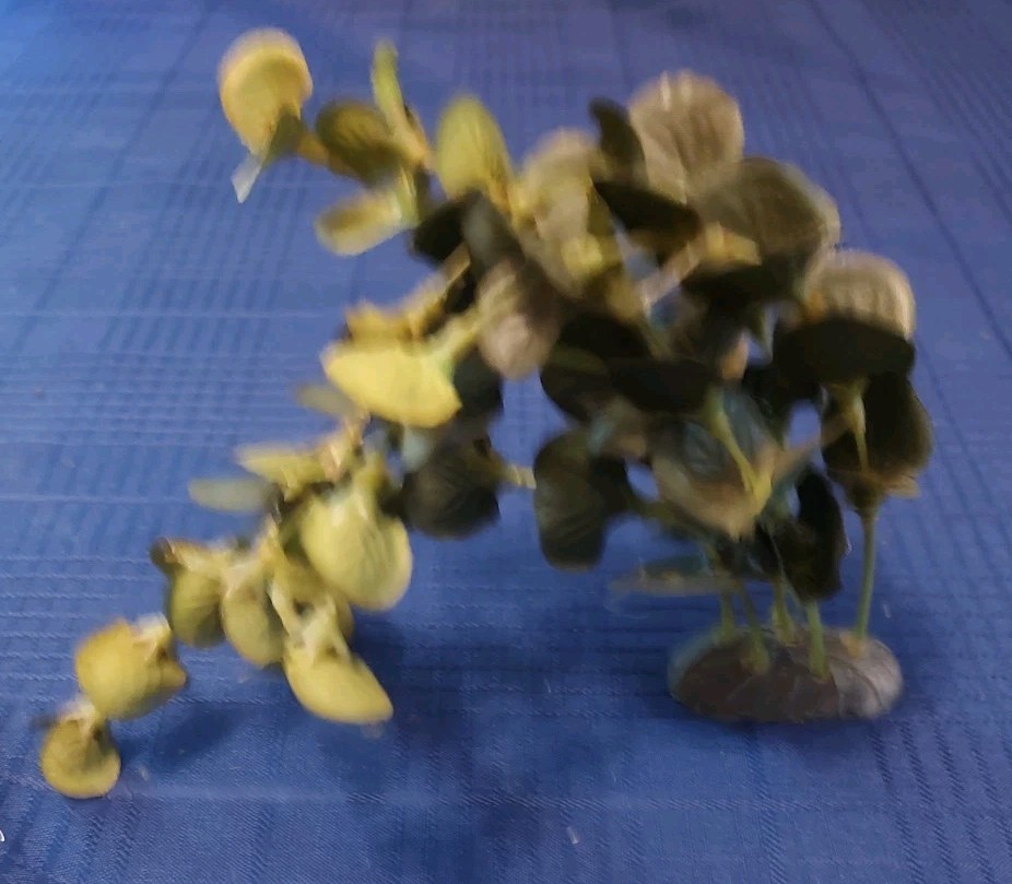 8" Aquarium Plastic/Fabric Green Grass