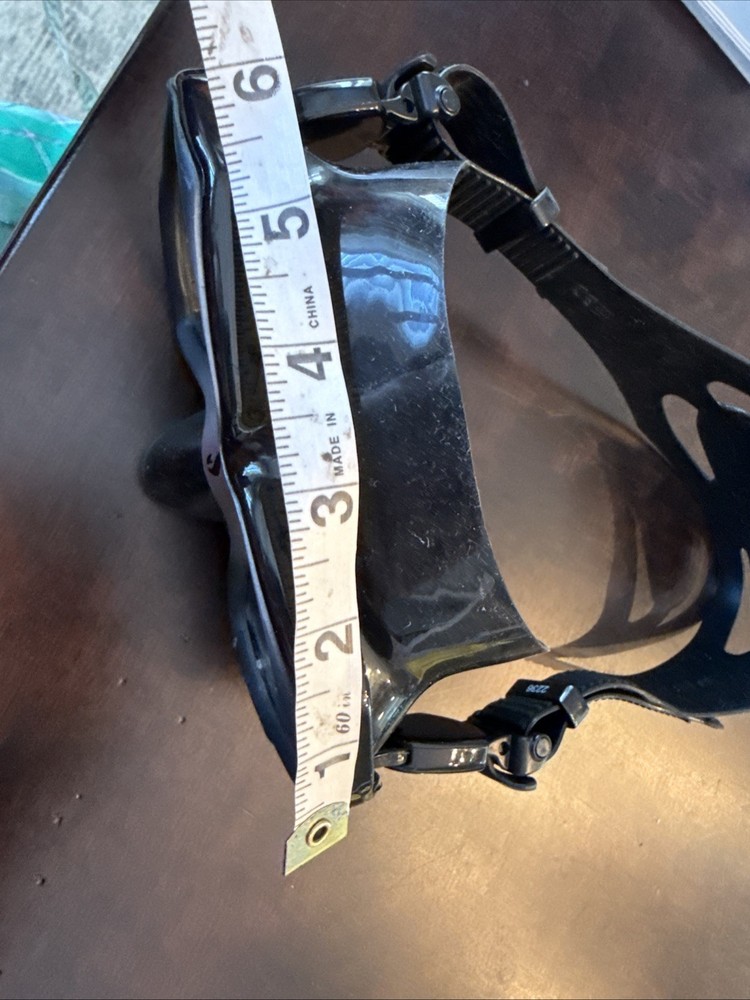 Scubapro Spectra Black / Silver Goggle Mask - Plastic Cracked Case