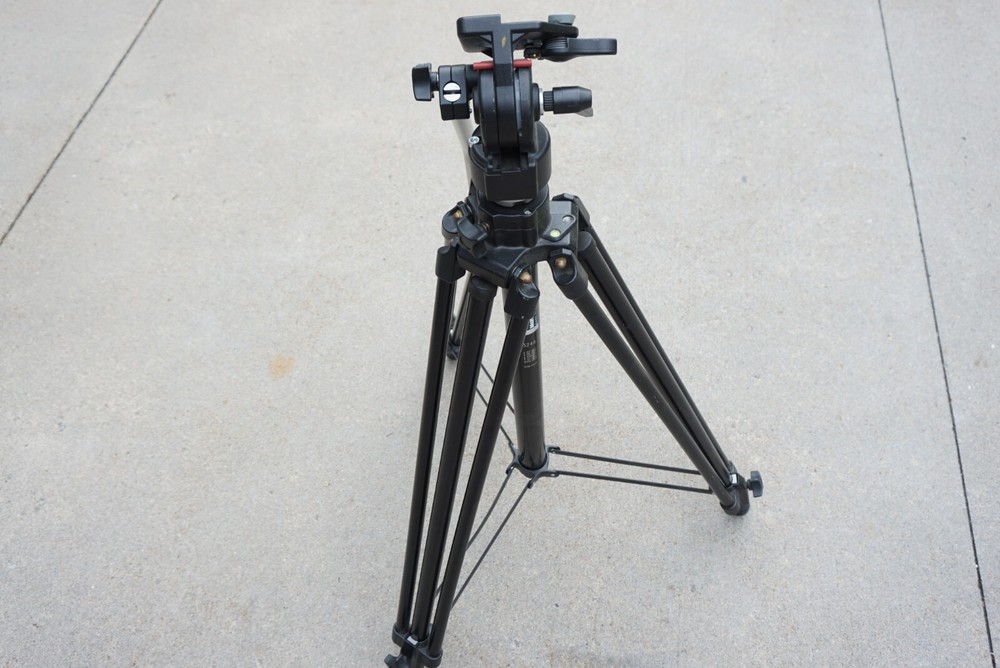 Bogen Manfrotto 3246 Tripod with Bogen Manfrotto 3063 Fluid Head