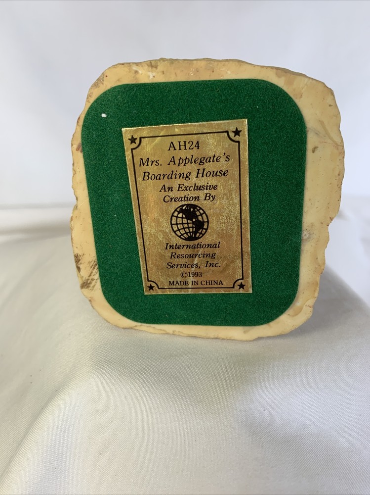 Liberty Falls Collection - Mrs. Applegate's Boarding House AH24 -