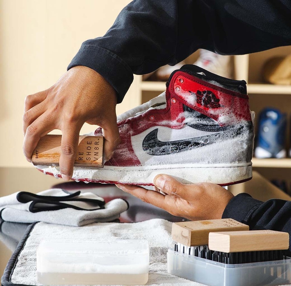 Reshoevn8r Advanced Sneaker Solution (Volume: 8oz / 237ml) - **2 UNITS**