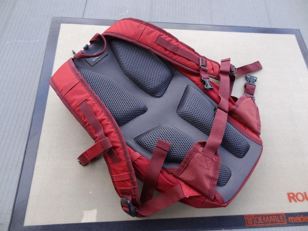 Quest Hydration Backpack 2L -Red Maroon -"LIFEGUARD"