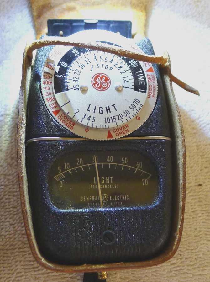 GE DW-68 Exposure Light Meter with Leather Case & Strap - TESTED WORKS