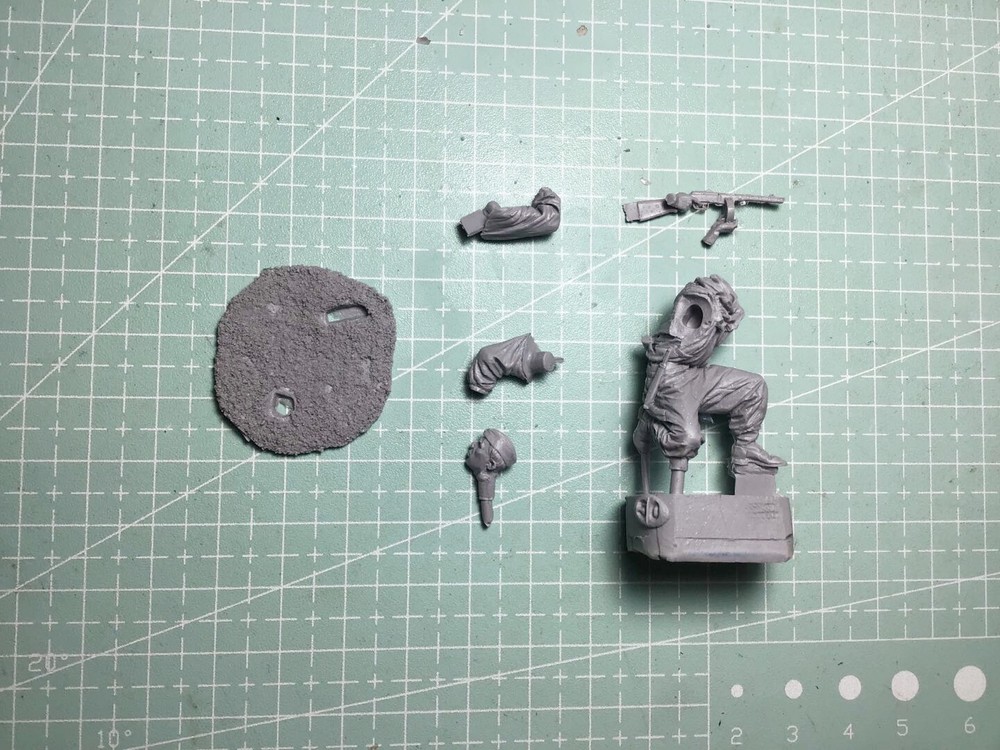 1:35 resin figure model Soldier Unassembled Unpainted