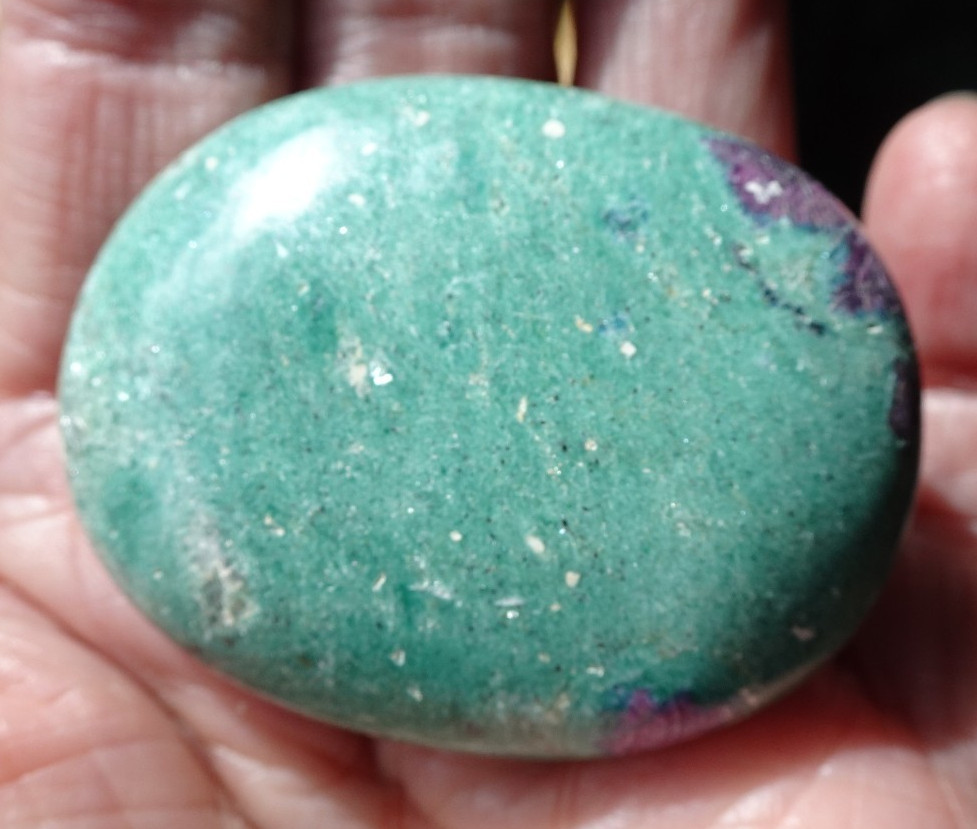 Ruby Fuchsite Palmstone - India sc1012