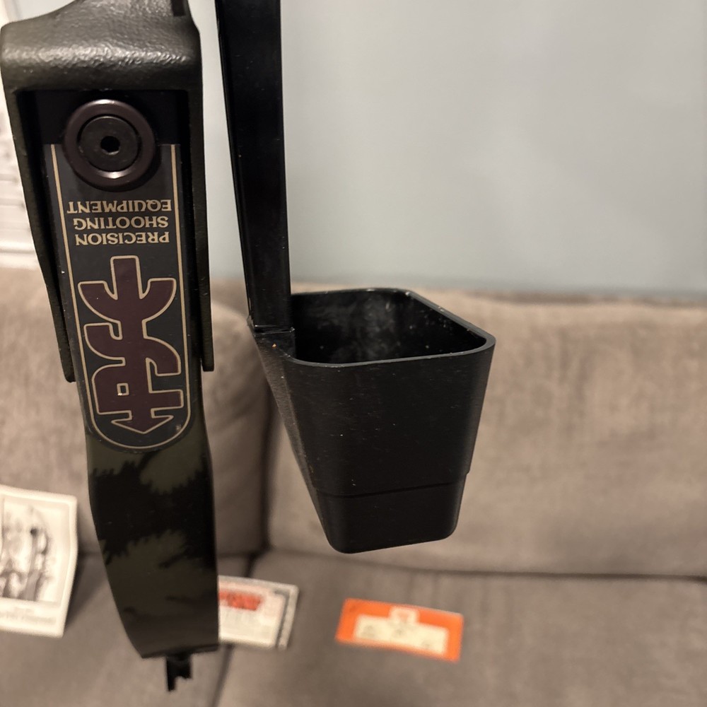 PSE Elite Graphite Compound Bow RH Cobra Sights With Manuals