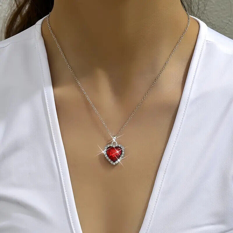 Heart-Shaped Pendant Necklace - Red