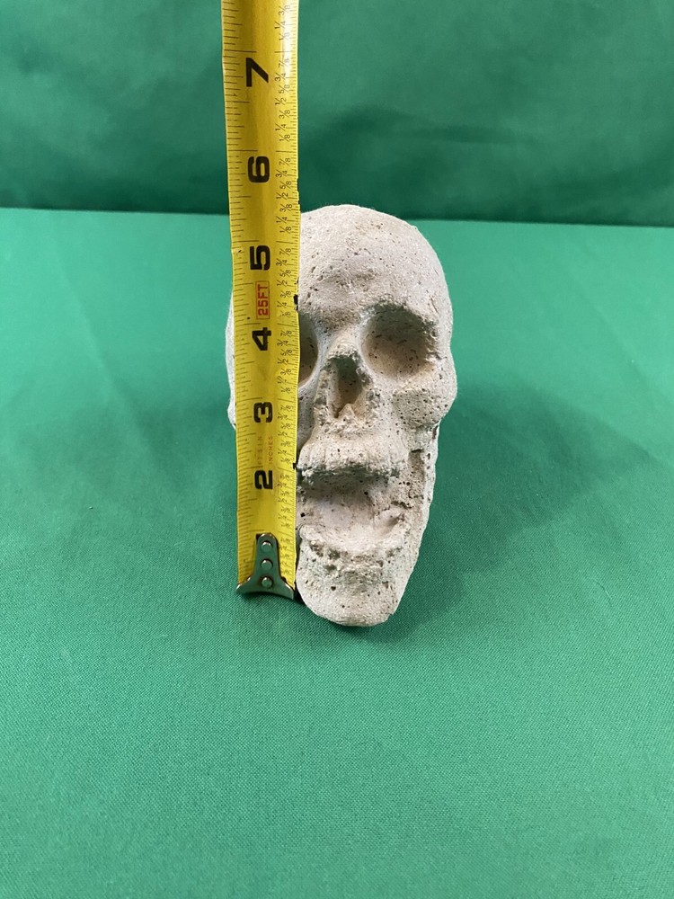 Hand Cast Fireproof Cement Fire Pit Skull Log for Bonfire Campfire Fireplace