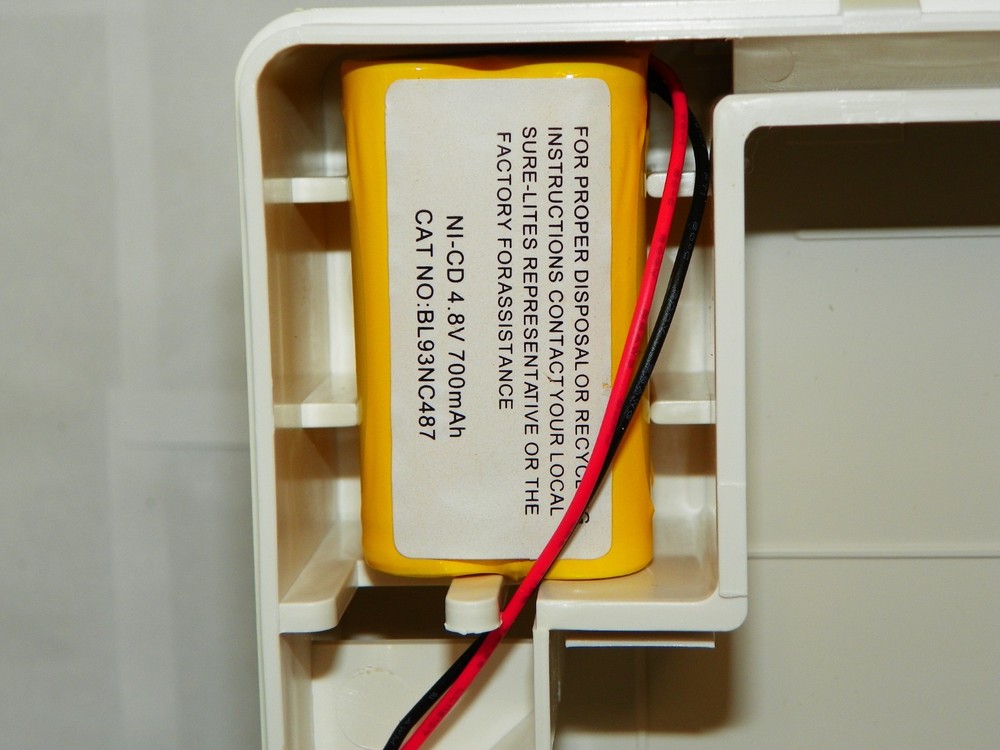 LED EMERGENCY EXIT LIGHTING FIXTURE