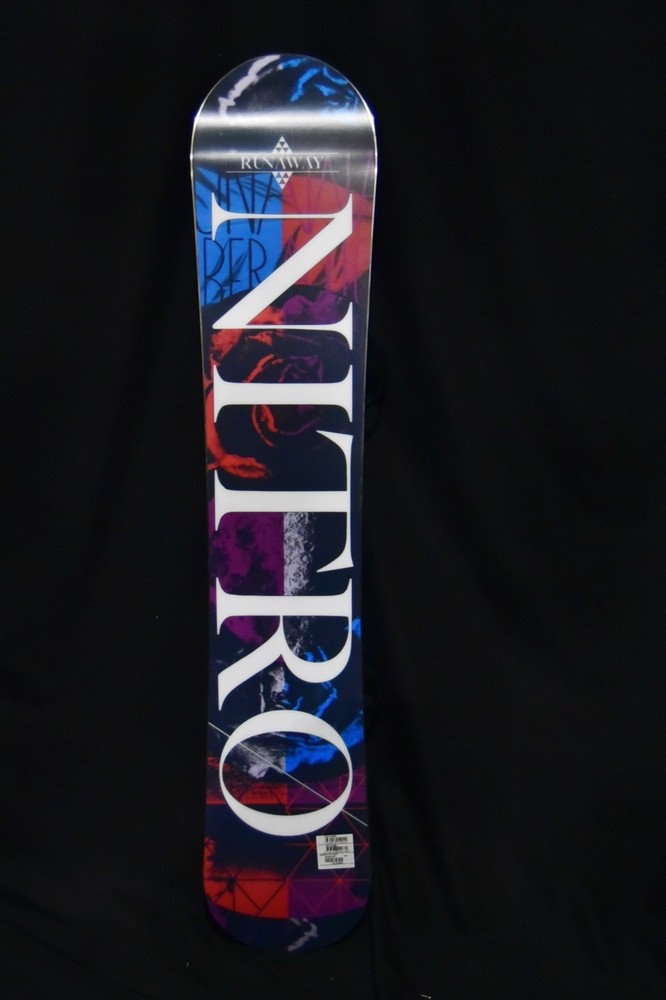 NEW NITRO RUNAWAY SNOWBOARD SIZE 149 CM WITH CHAMONIX MEDIUM BINDINGS