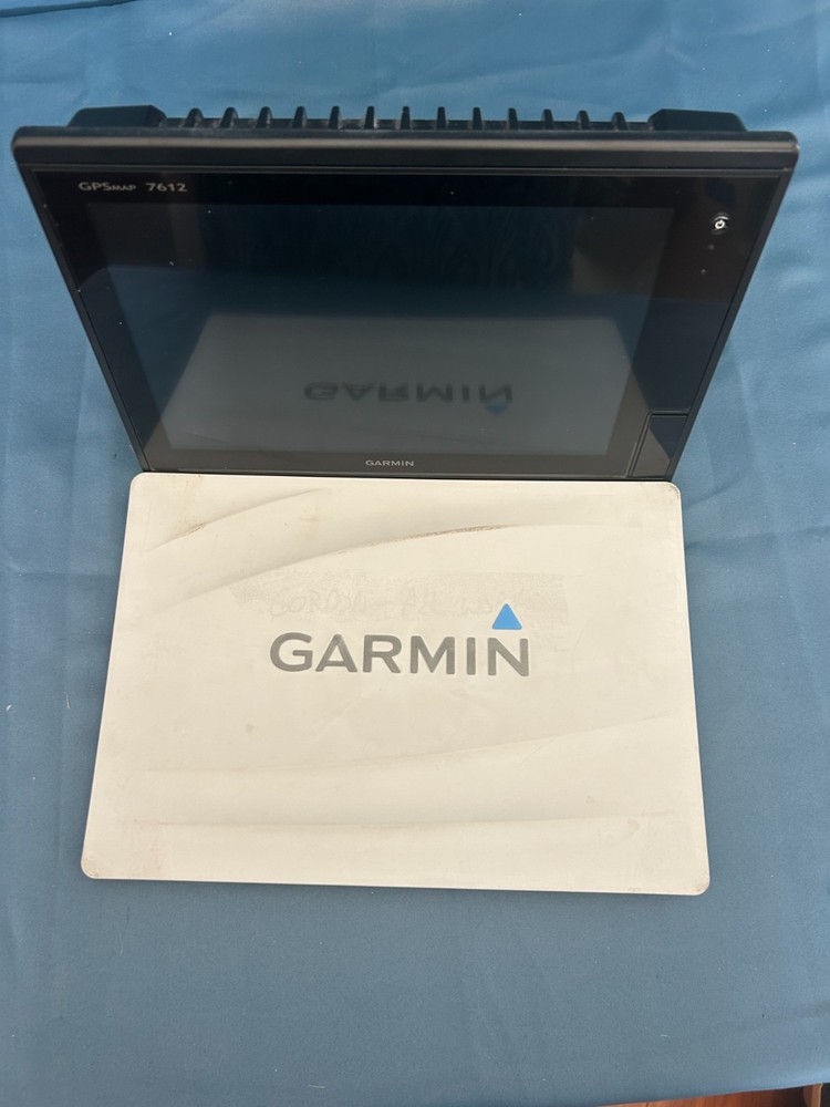 Garmin GPSMAP 7612 chart plotter