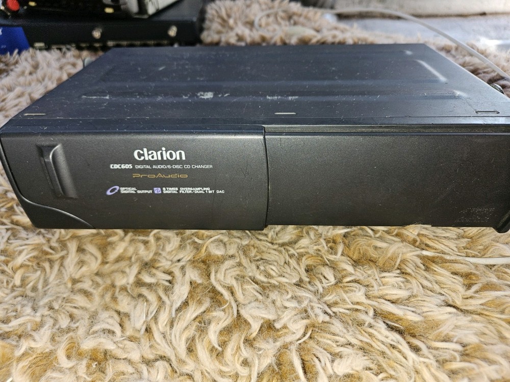 Clarion CDC605 Digital Audio/6  Disc Cd Changer. Pro Audio UNTESTED