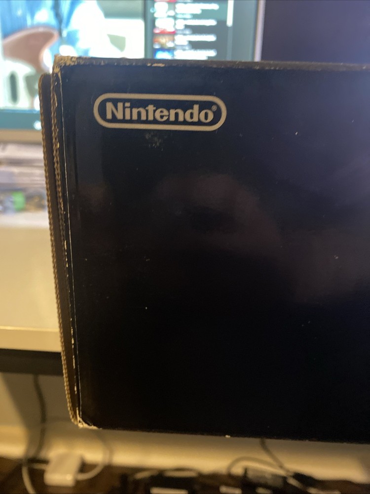 NINTENDO WII U MARIO KART 8 BUNDLE VIDEO GAME CONSOLE BOX ONLY *NO SYSTEM*