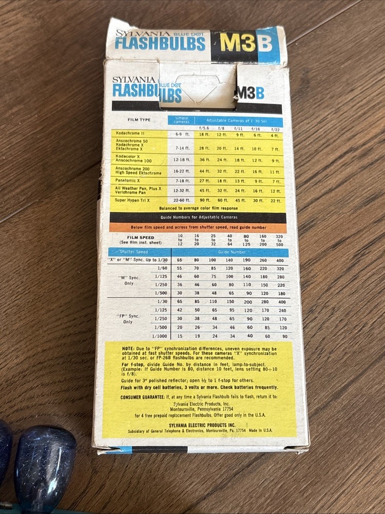 Sylvania Blue Dot Flashbulbs M3B 12-Pack with Original Packaging VINTAGE