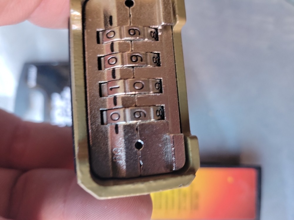 Master Lock Magnum Combination Padlock With 1.5" Shackle