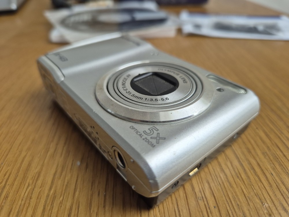 Olympus 559/3385 Digital Camera - Parts Only box24