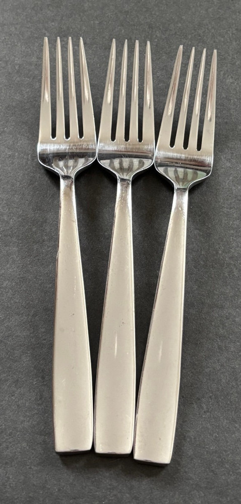 (3) Dinner Forks ONEIDA METRA Stainless Flatware Glossy Plain ~ 7-7/8"
