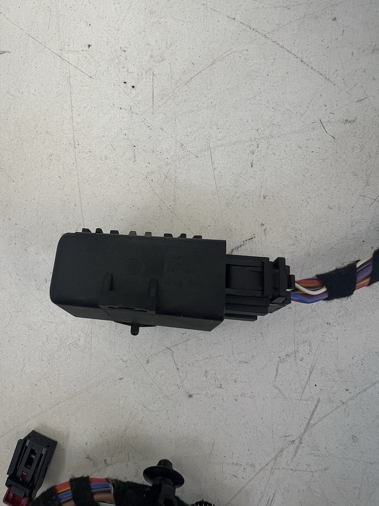 2012-2015 Volkswagen Passat Front Left Seat Wire Harness OEM.