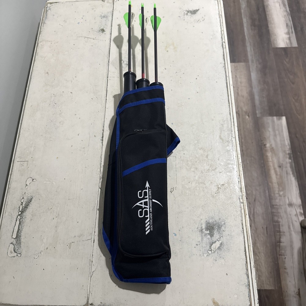 Arrow Quiver With Three Arrows