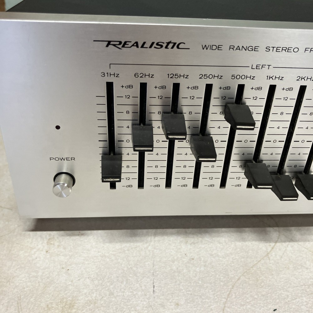 Realistic 31-2000A Stereo Graphic Equalizer Front Panel Silver Faceplate Tested