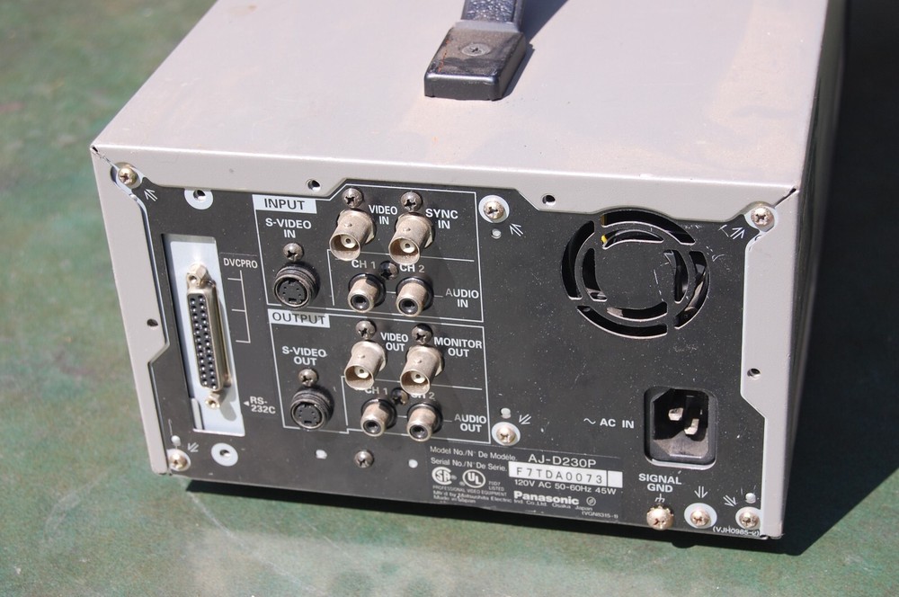 PANASONIC DIGITAL VIDEO CASSETTE RECORDER AJ-D230P