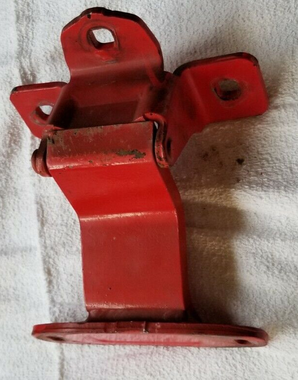 FREIGHTLINER CASCADIA DOOR HINGE UPPER, TOP