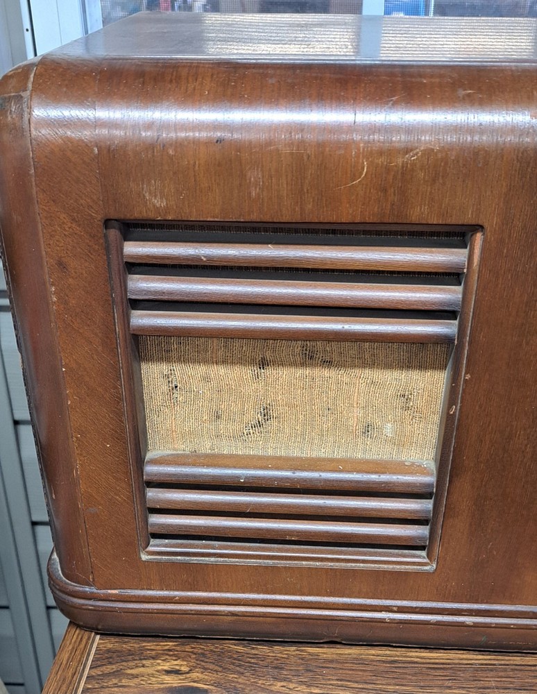 Montgomery Wards Airline Radio