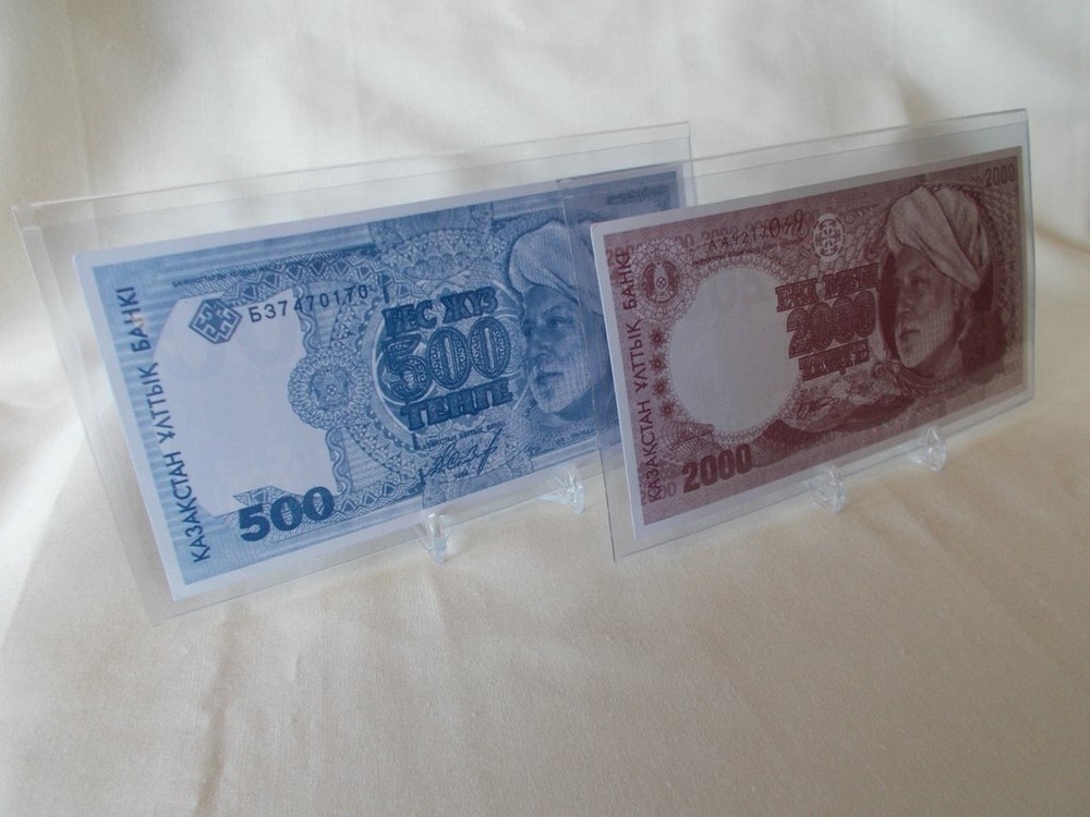 Rollerball (2002) - Kazakhstan Prop Bill Set with Gambling Ticket