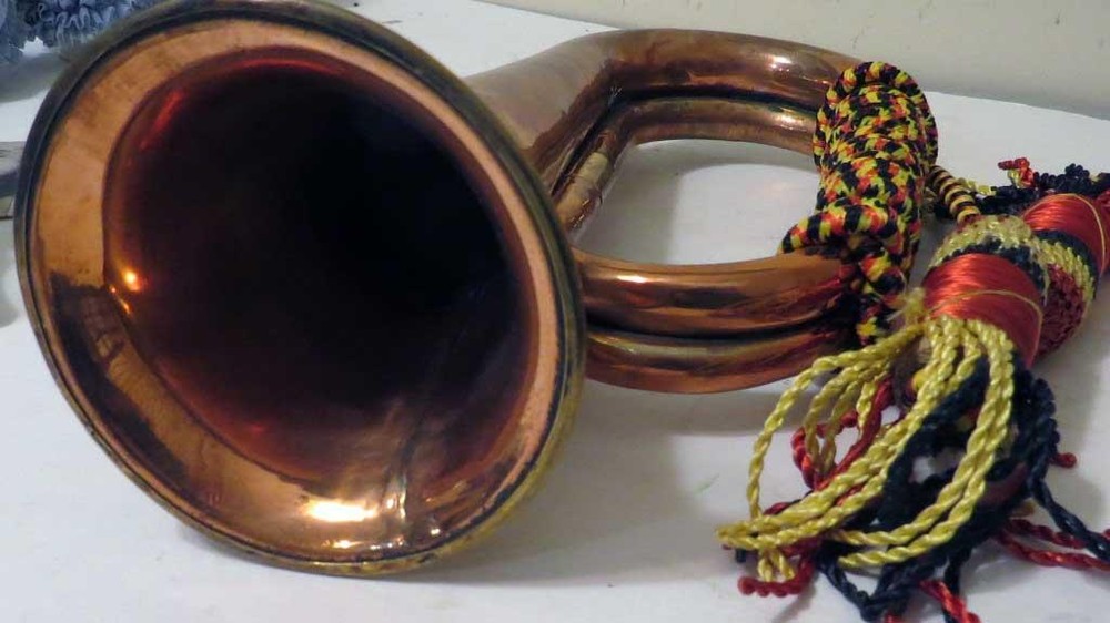 WW2 Replica Royal Artillery Copper and Brass Bugle with Ropes