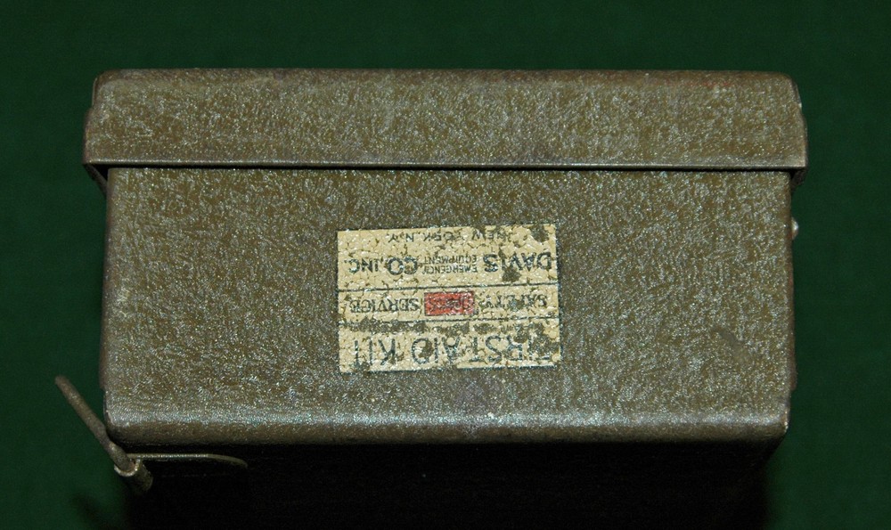 WW2 era US WORK PROGRESS ADMINISTRATION FIRST AID BOX.