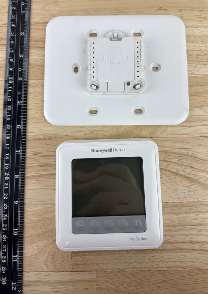 Honeywell Home Pro Series Programmable Thermostat TH6201U2001
