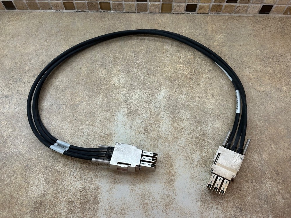Cisco 9300 Series STACK-T1-1M V01 Stackwise Stacking Cable 1M 800-40404-01