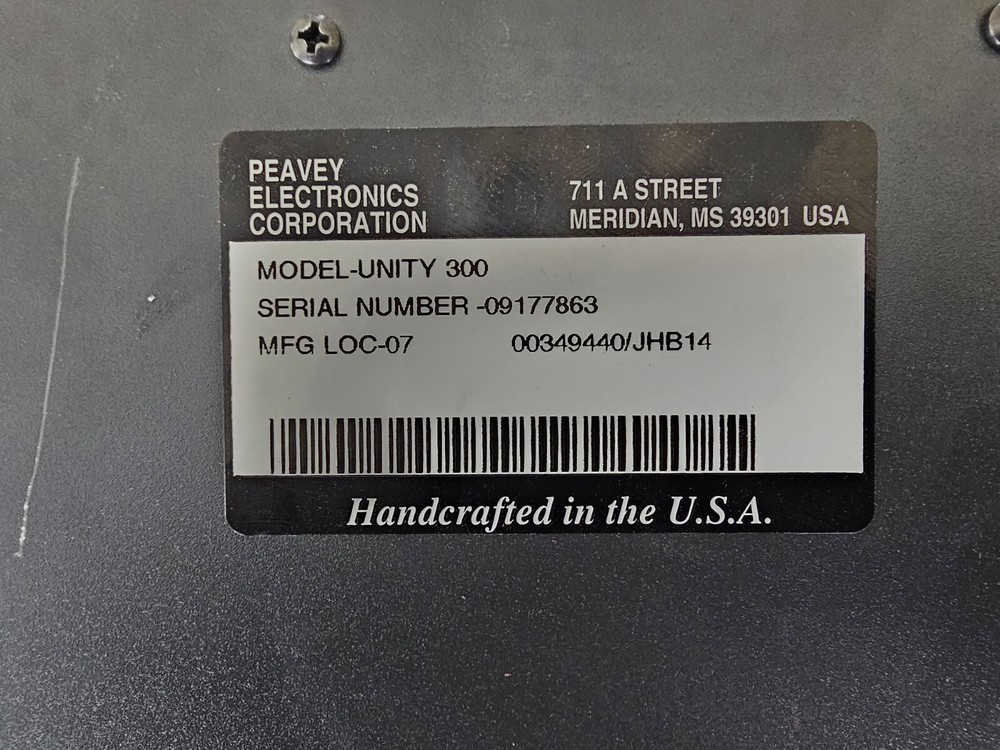 peavey 300 UNITY SERIES 12 CHANNEL COMPACT STEREO CONSOLE.