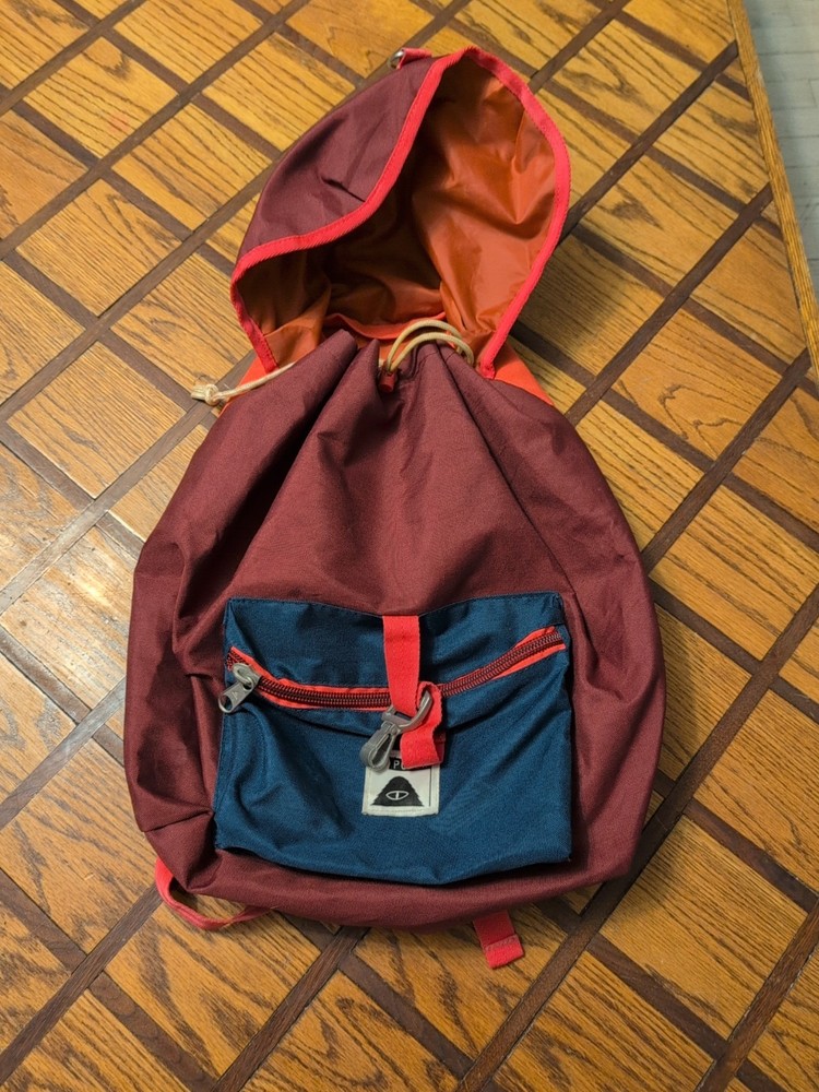 Poler Backpack Burgundy Pink Straps Camp Zip Top Front Pocket EUC Blue