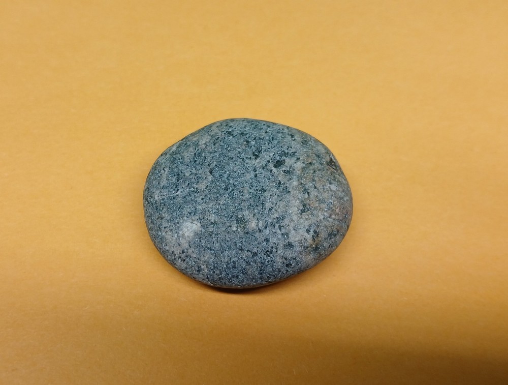 Fluorescent Sodalite ( Yooperlite ) 0.6 oz. A Small Bright Beutiful Stone
