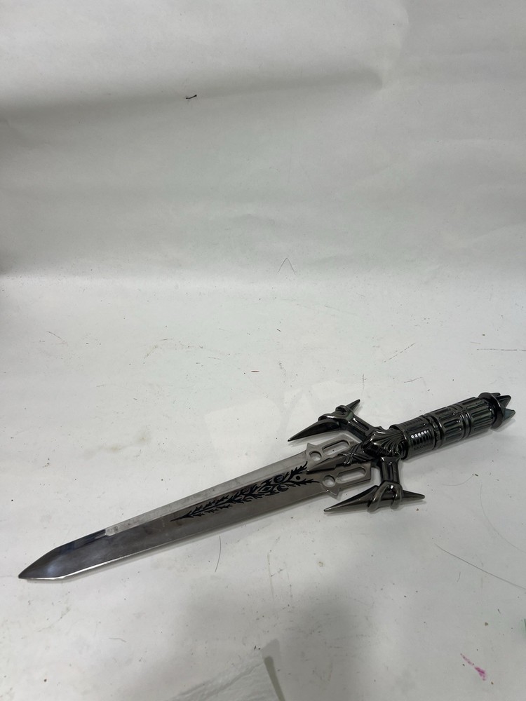 Knife fantasy/medieval style dagger.