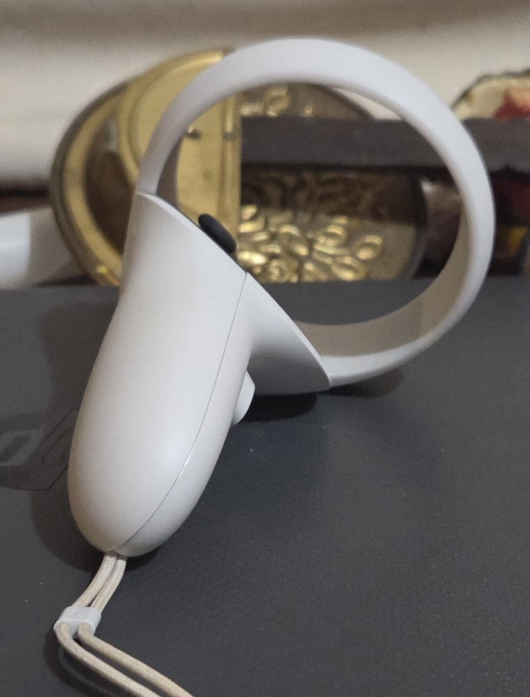 Meta Oculus Quest 2 Left Touch Controller White