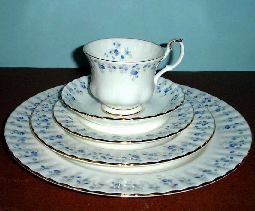 Royal Albert Memory Lane 5 Piece Place Setting Dinnerware Set New