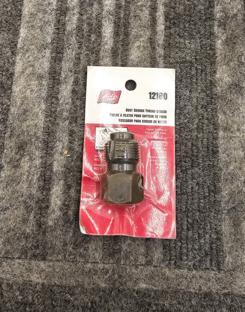Lisle 12180: M22 x 1.5 Soot Sensor Thread Chaser