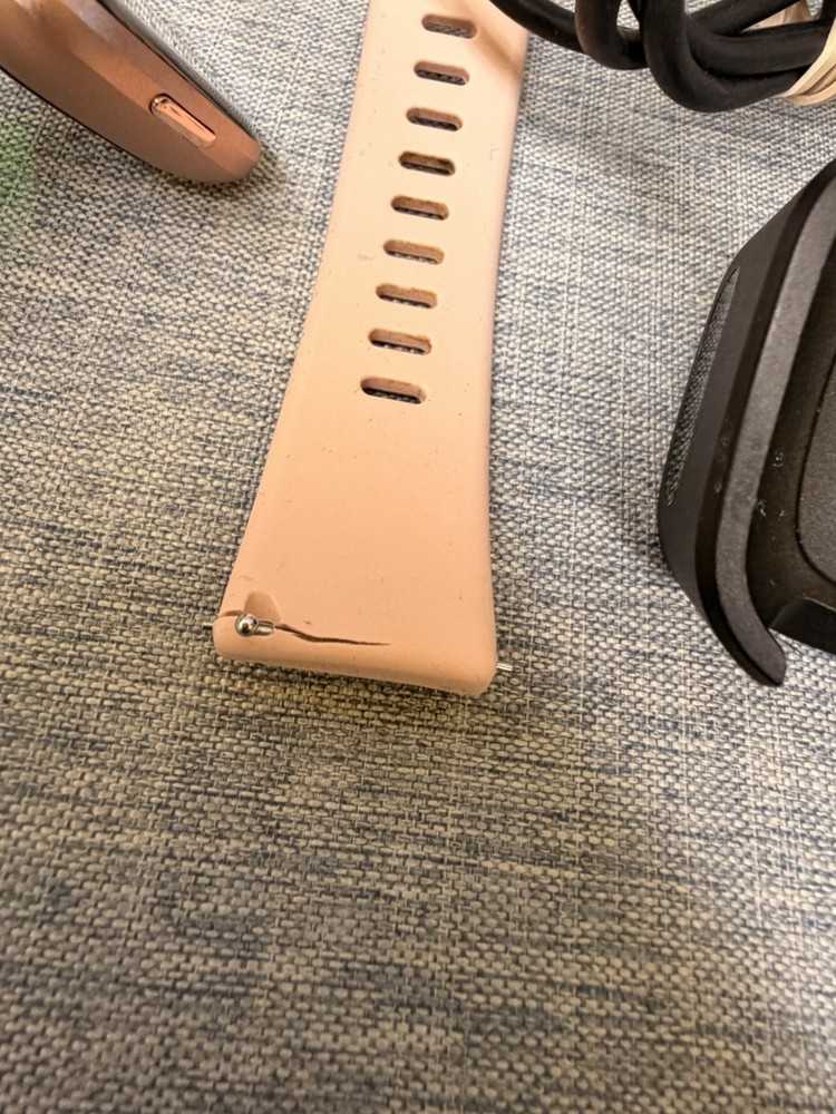 Fitbit Versa 2 Activity Tracker copper rose color - Read Description
