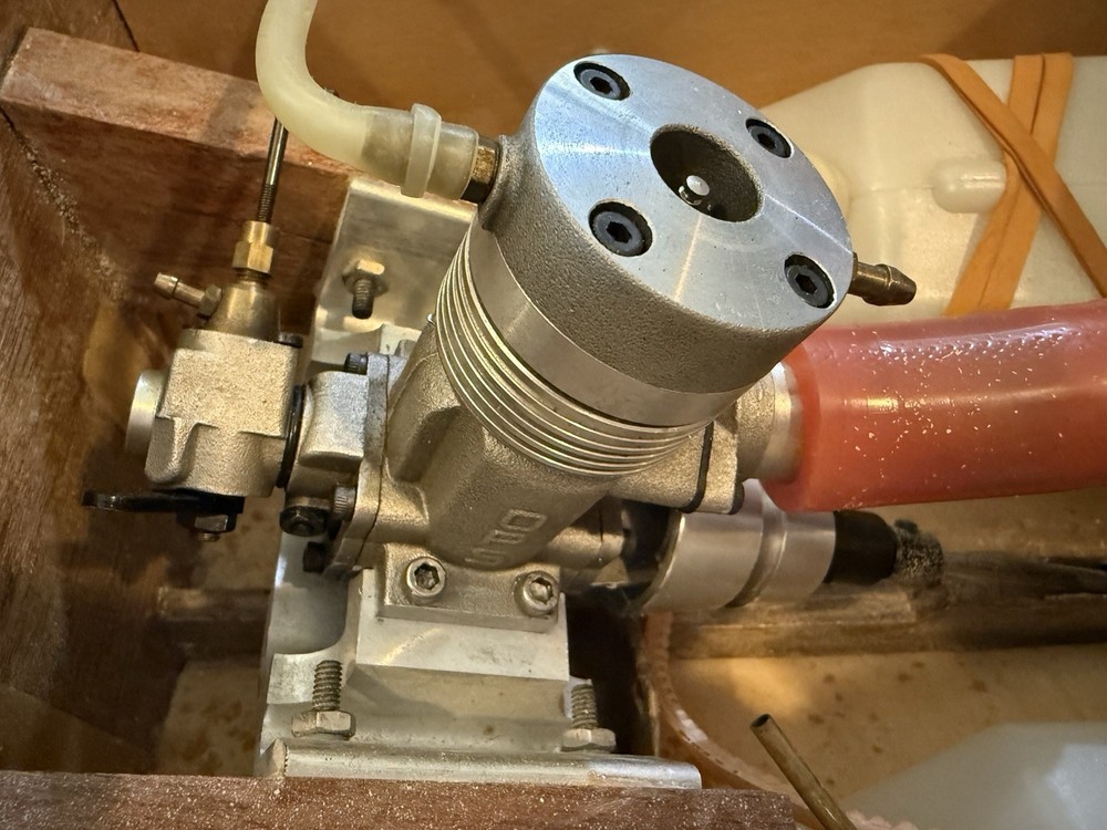Dumas 60 RC NITRO WITH NEW OPS 45 Engine