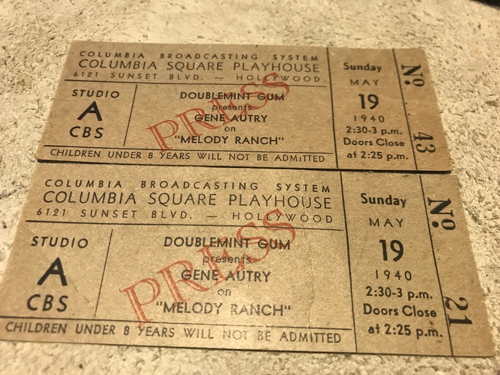 2 Gene autrey 1940 Press Pass Hollywood