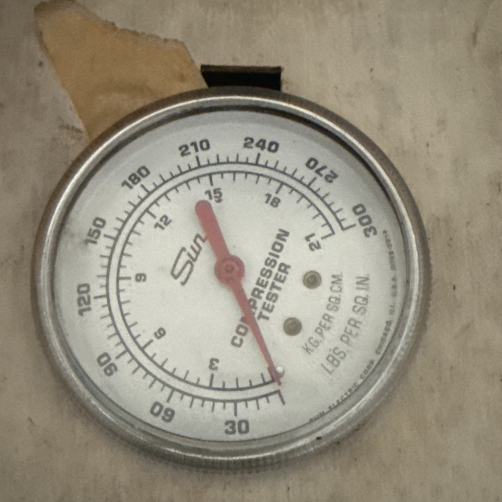 Vintage SUN Engine Compression Tester Gauge CP7824 300 PSI