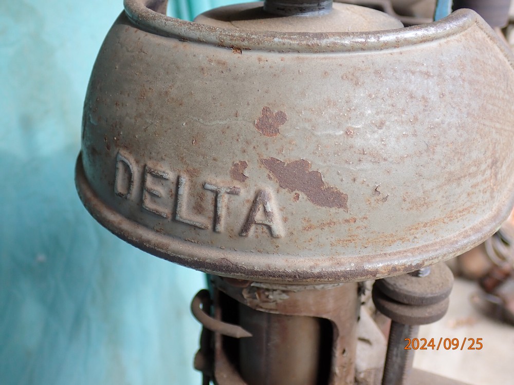 VINTAGE EARLY DELTA 14" DRILL PRESS WITH DP220 HEAD CASTING ROUND BASE